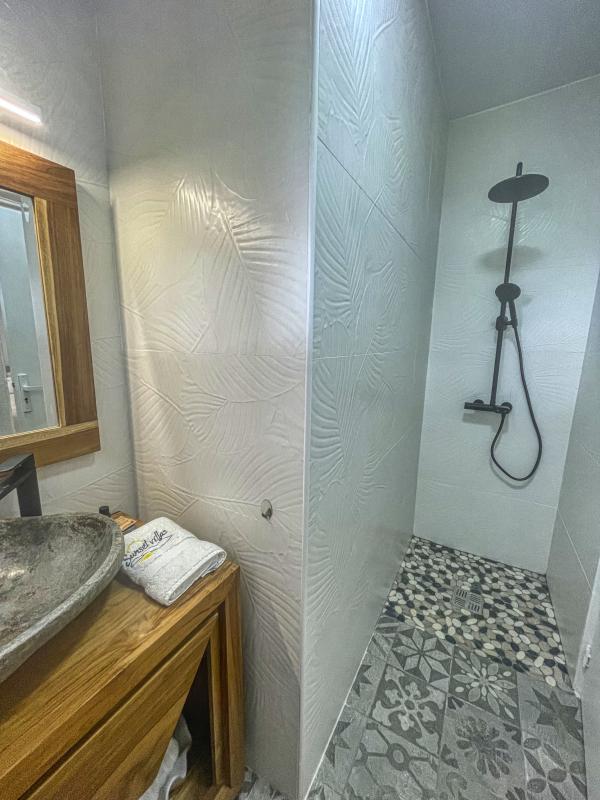 31.Location villa piscine vue mer Bouillante Guadeloupe_Chambre 2